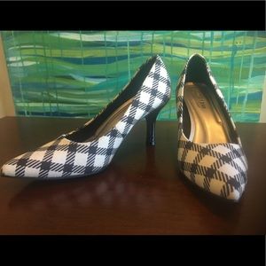 Black and white checkered high heels 5 1/2